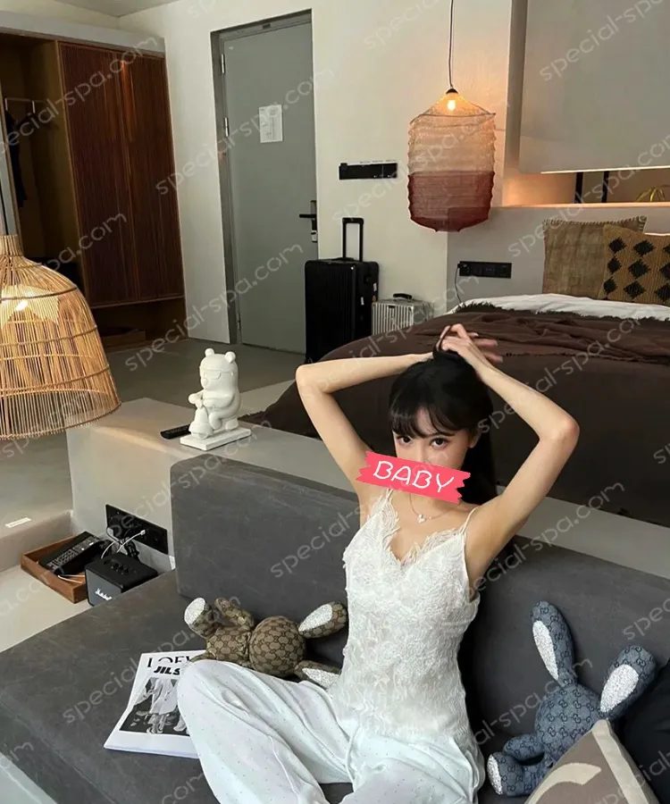 按摩師亦菲日常照片