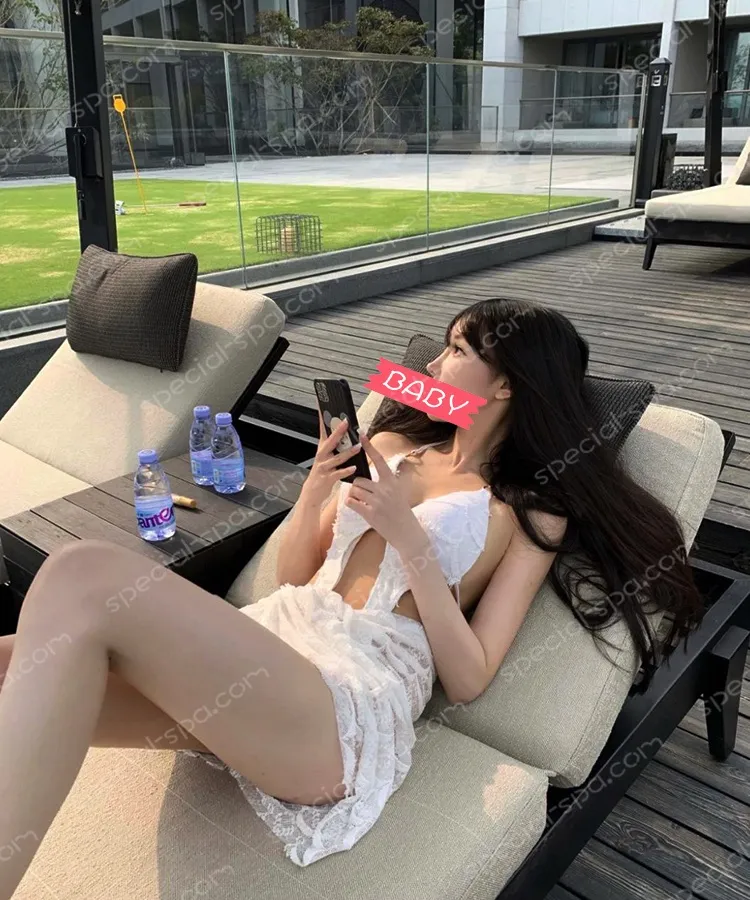 按摩師亦菲日常照片