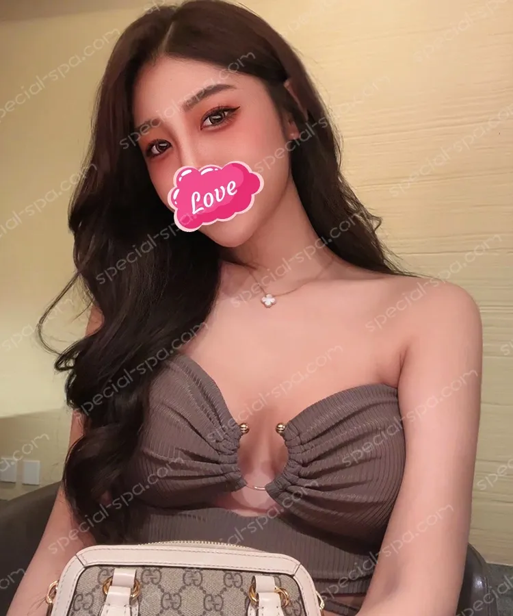 按摩師李沁日常照片