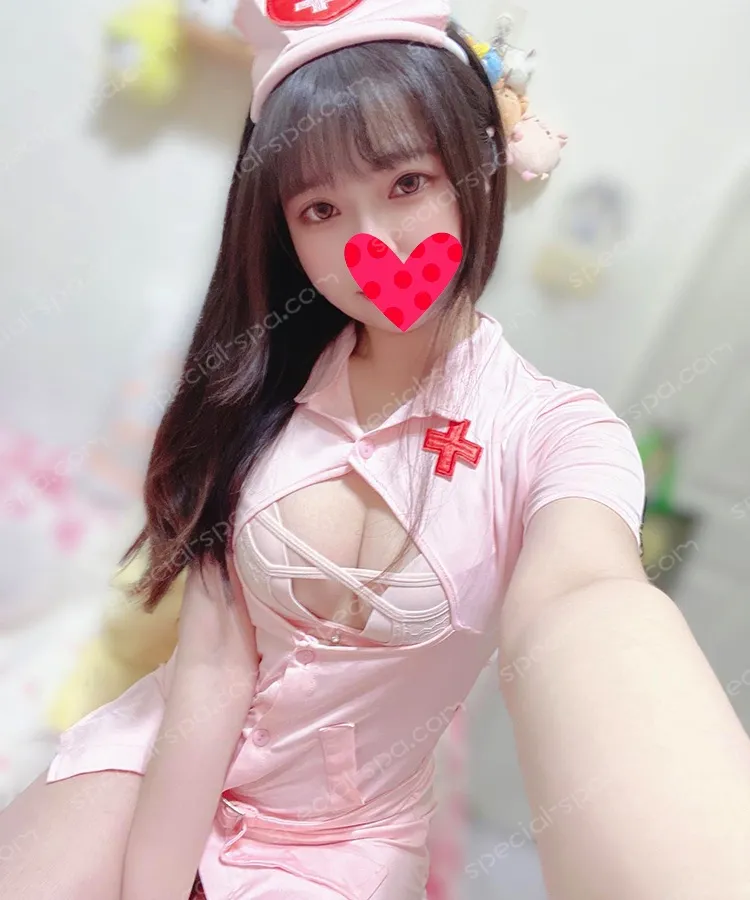 按摩師昆凌日常照片