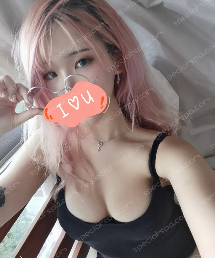 按摩師李季日常照片