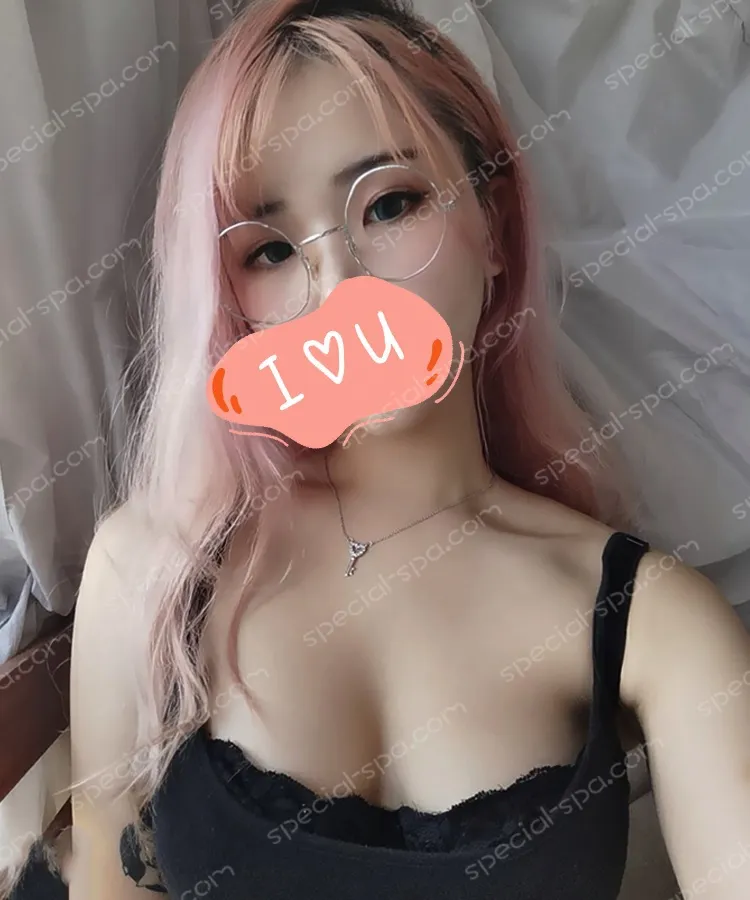 按摩師李季日常照片