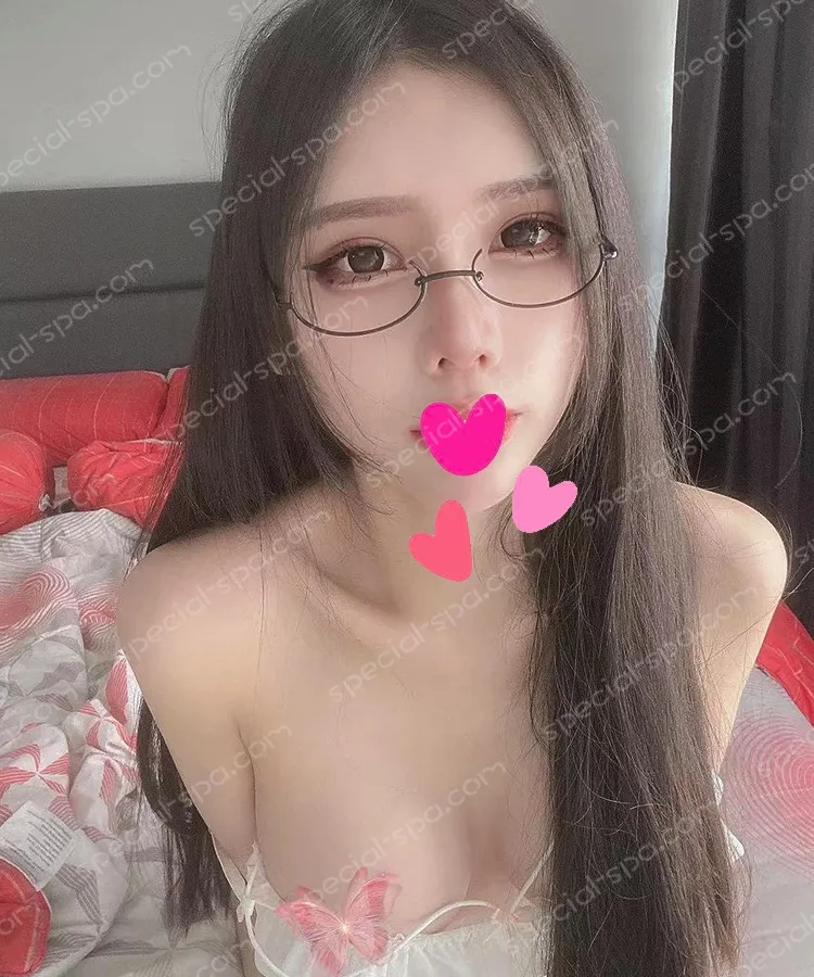 小依